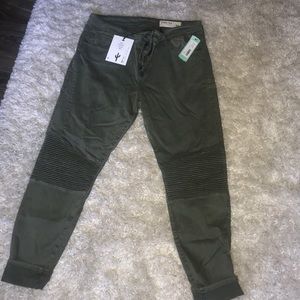 NWT. Pistola olive skinny pant.